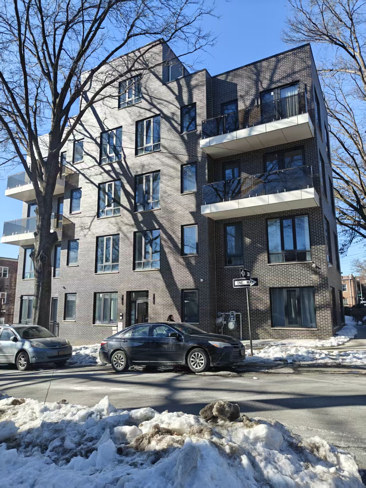 Luxury Apartment Building in New York: Energy-Efficient Window & Door Solution