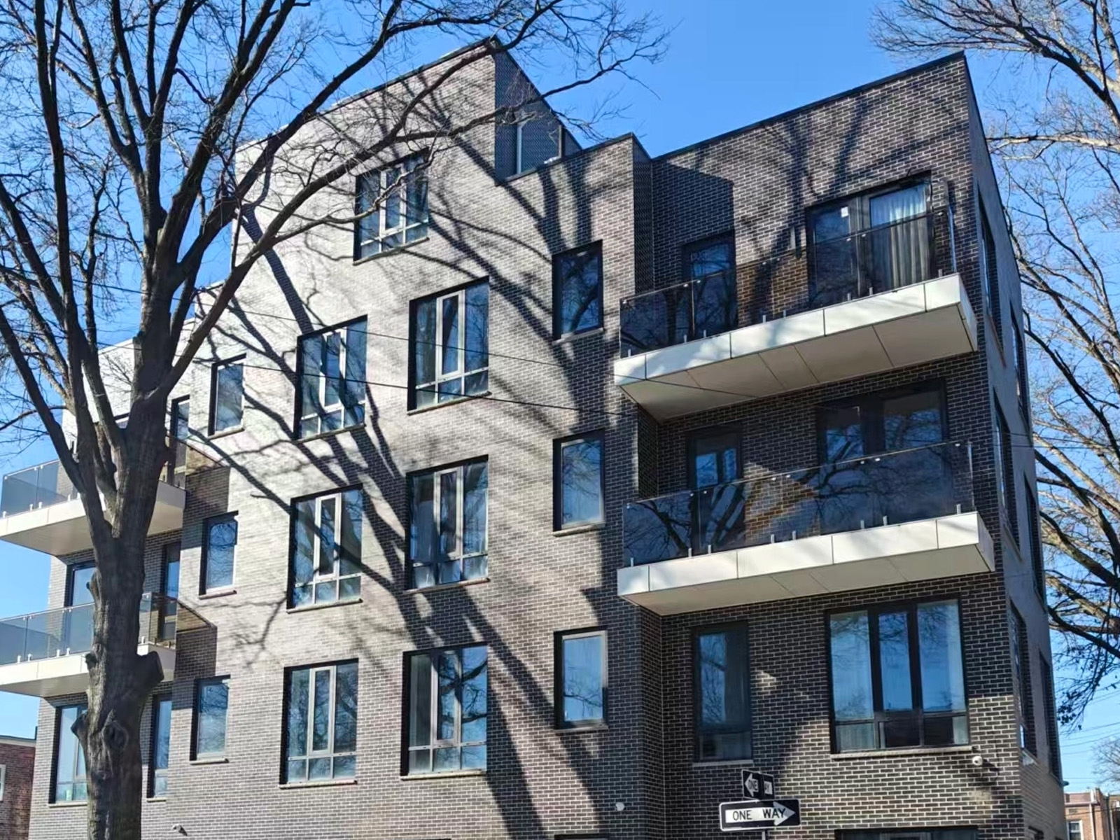 Luxury Apartment Building sa New York- Energy-Efficient Window & Door Solution .jpg